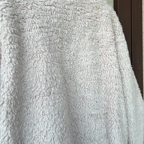 🧸 New Gap Super Soft Teddy Sherpa Sweatshirt 🧸 - Picture 9 of 10